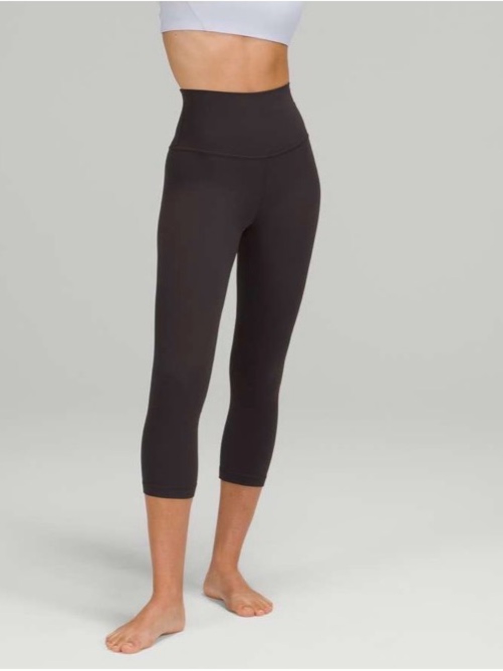 Lululemon sz 10 Align High-Rise Crop 21"
Black Granite great condition
